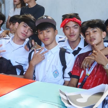 ICT students hanging out between activities